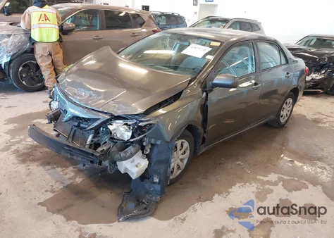 2011 Toyota Corolla Le z USA, uszkodzony, nr VIN JTDBU4EE0BJ096881